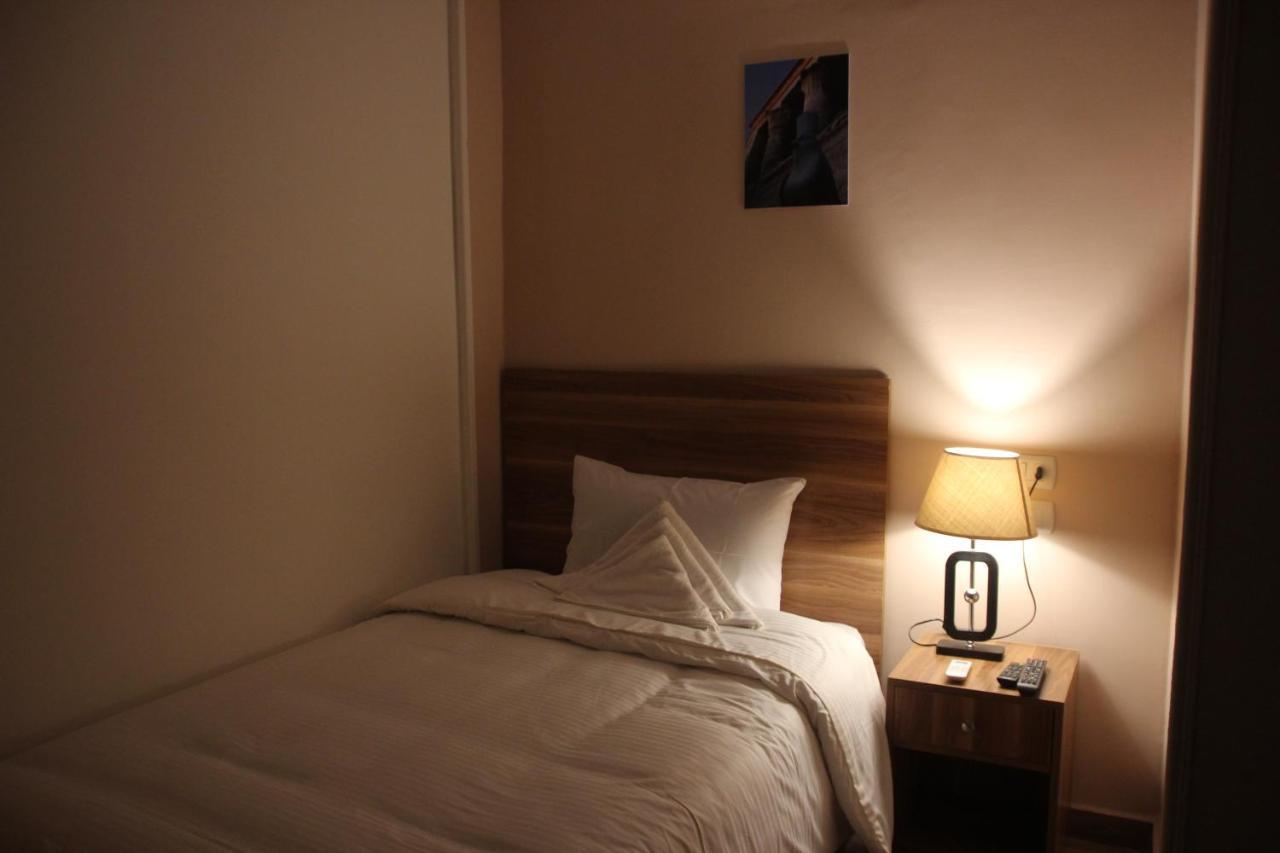 Farida Pyramids Boutique Hotel Kafrat al Jabal Bagian luar foto